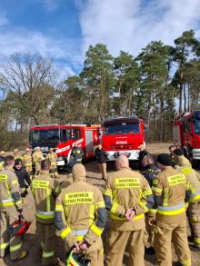 Ćwiczenia Straży Pożarnej dot. bezpiecznej pracy  z użyciem pilarek